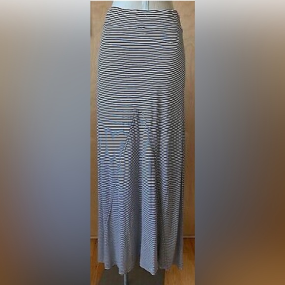 Soft by Joie A-line Pull on Maxi Skirt - Picture 3 of 13